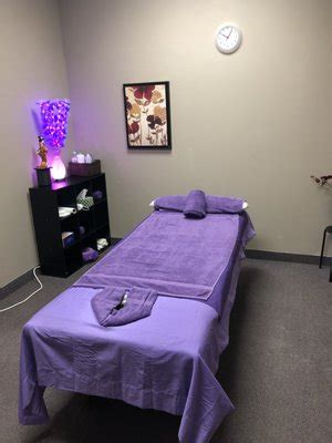 Starmoon massage  Comfort Massage, is an asian massage spa designed to help you reduce stress, relieve build up chronic pain, and increase the overall quality of your